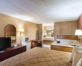 econo lodge lynchburg south