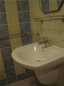 red tower furnished apartments