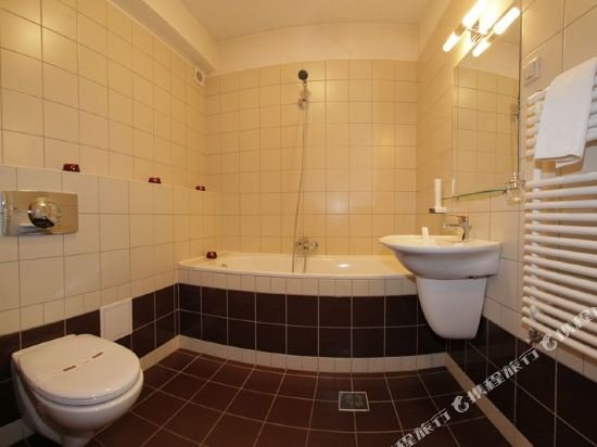 hotel restaurant gonduzo