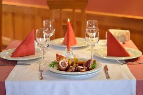 hotel restaurant gonduzo