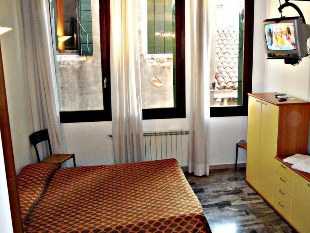 venice apartments