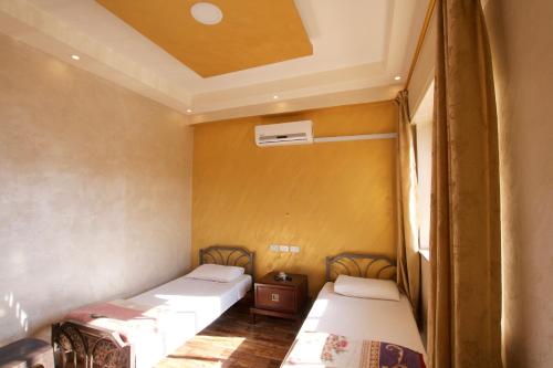 Sun Rise Hotel,Amman Governorate>>Amman,2 star