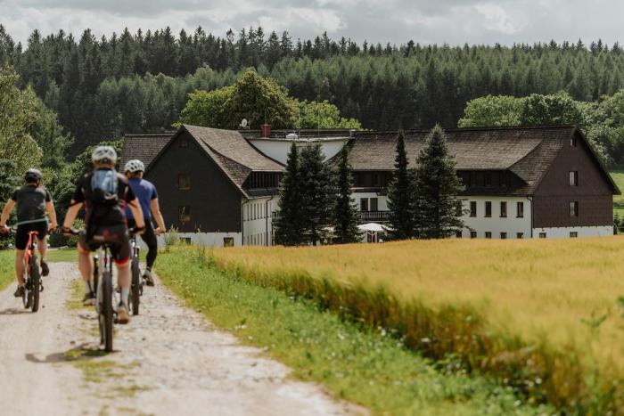 waldhotel kreuztanne