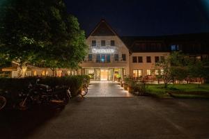 Waldhotel Kreuztanne,Friedebach>>Dresden,4.5 star