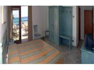 hotel riviera