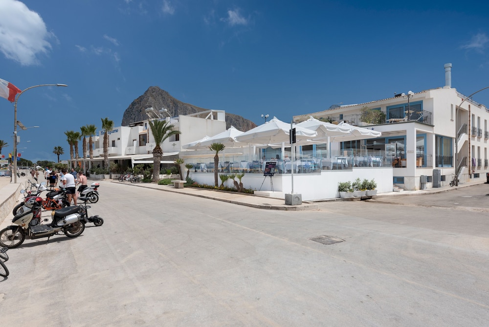 hotel riviera