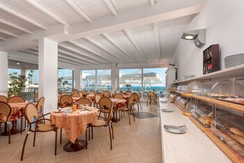 hotel riviera