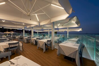 hotel riviera