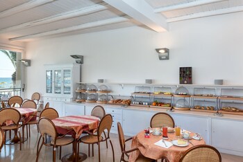 hotel riviera