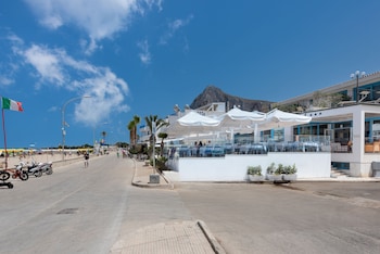 hotel riviera
