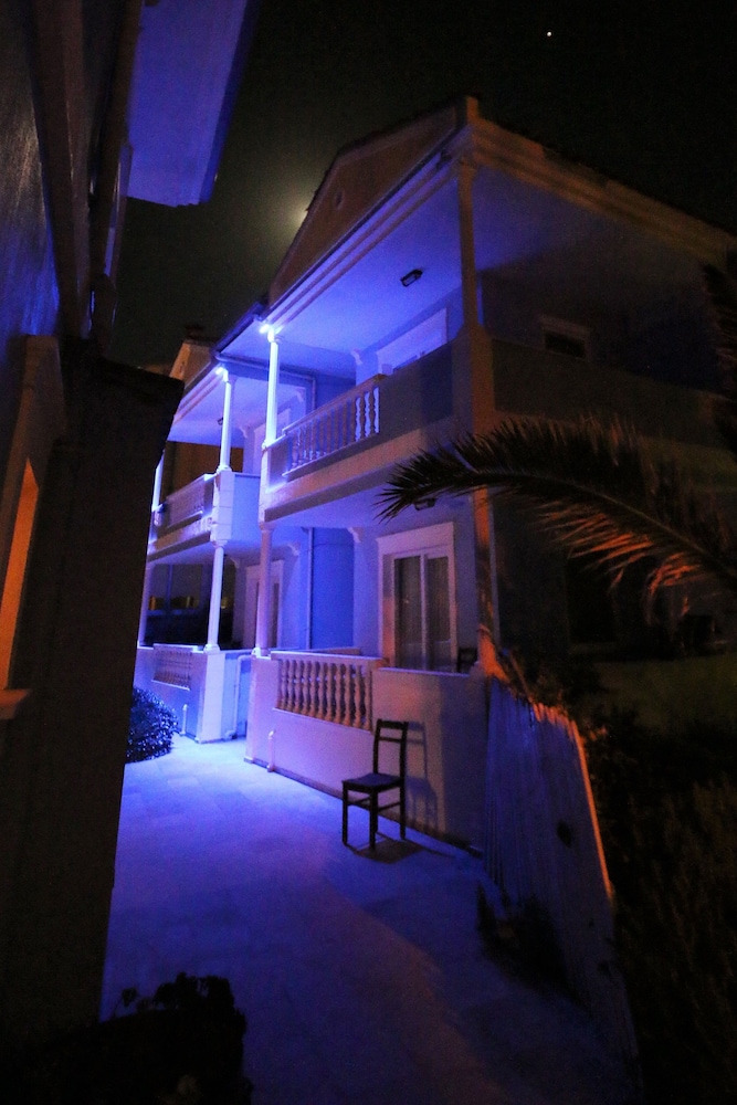 cundavilla hotel and suites