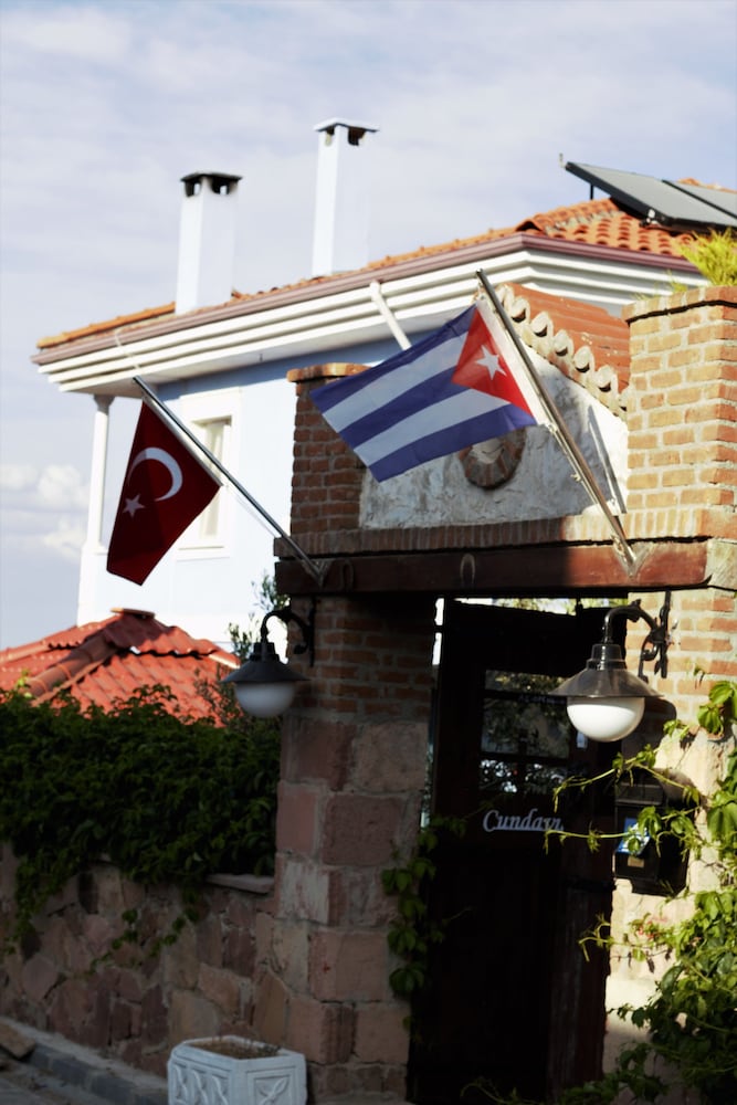 cundavilla hotel and suites