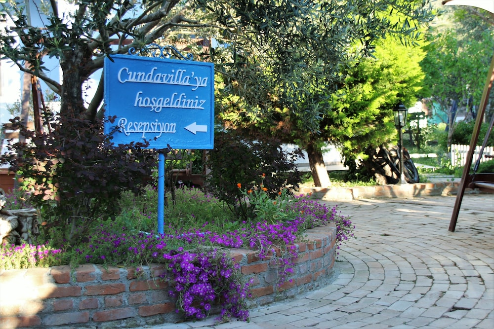 cundavilla hotel and suites