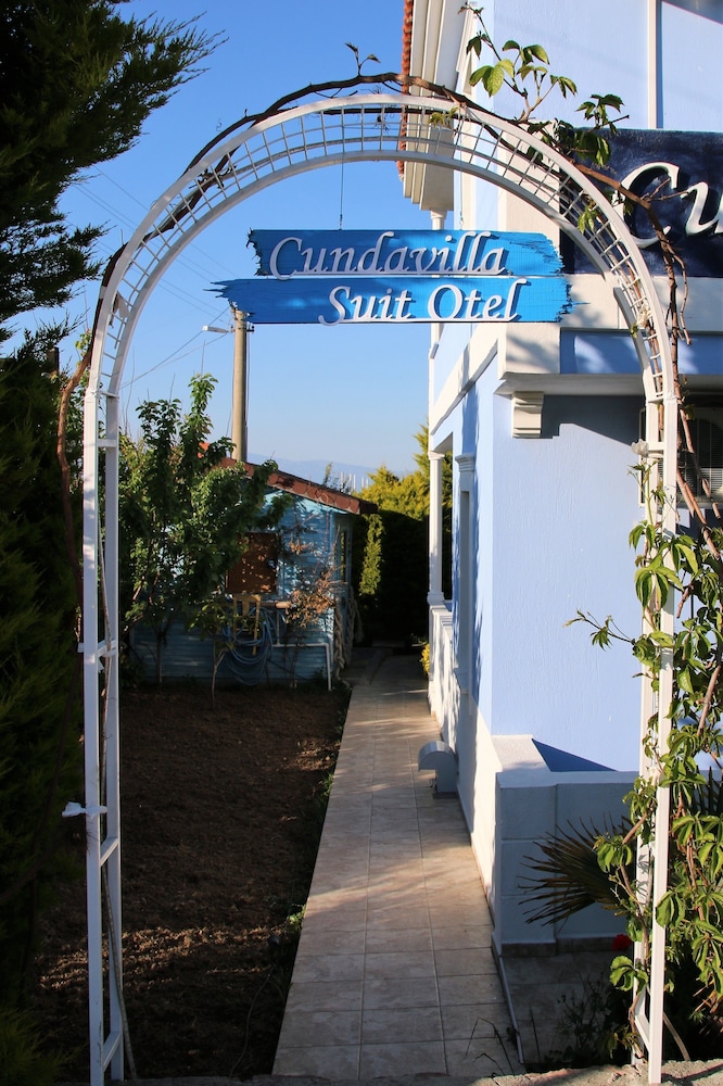 cundavilla hotel and suites