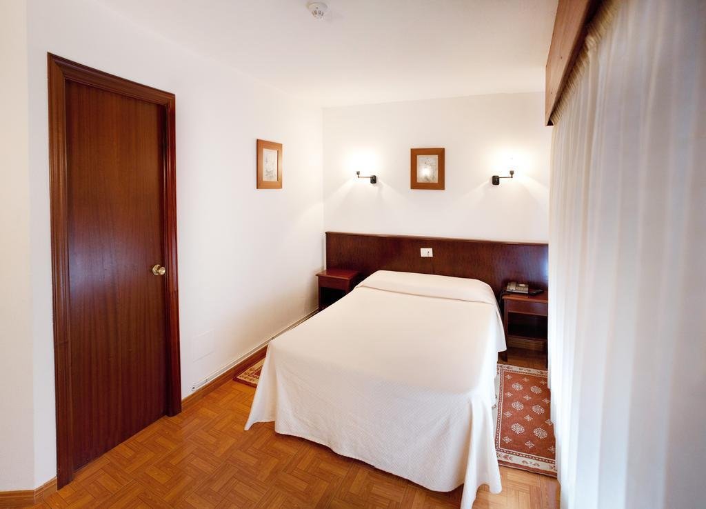 Hotel Nido,La Coruna>>A Coruña,1 star