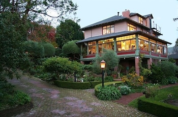Jabberwock Inn,,4 star
