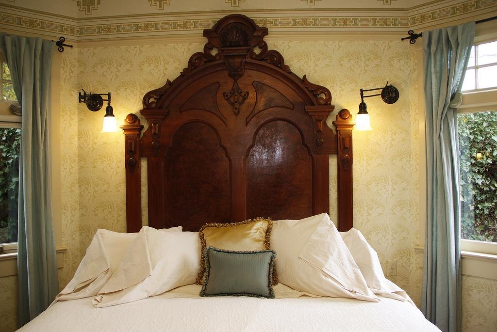 jabberwock inn