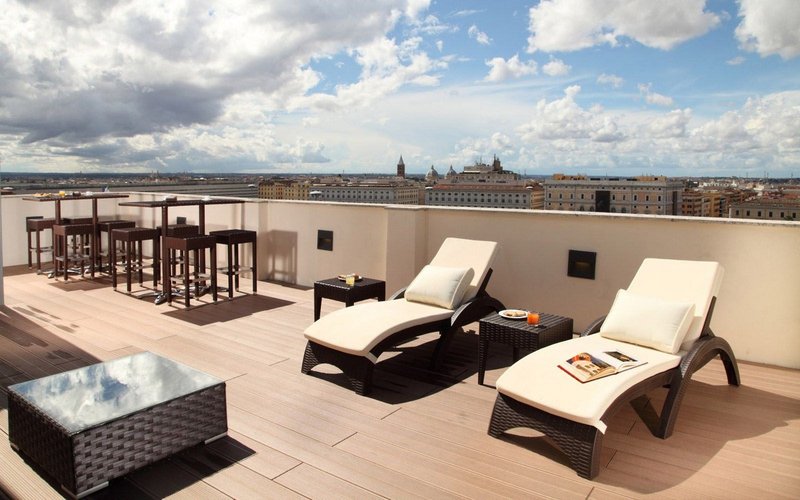 the independent hotel