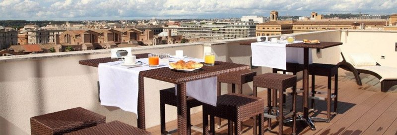 the independent hotel