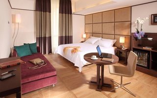 the independent hotel