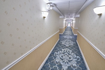ambassador inn and suites