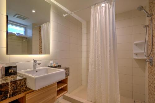 mambruk hotel and convention