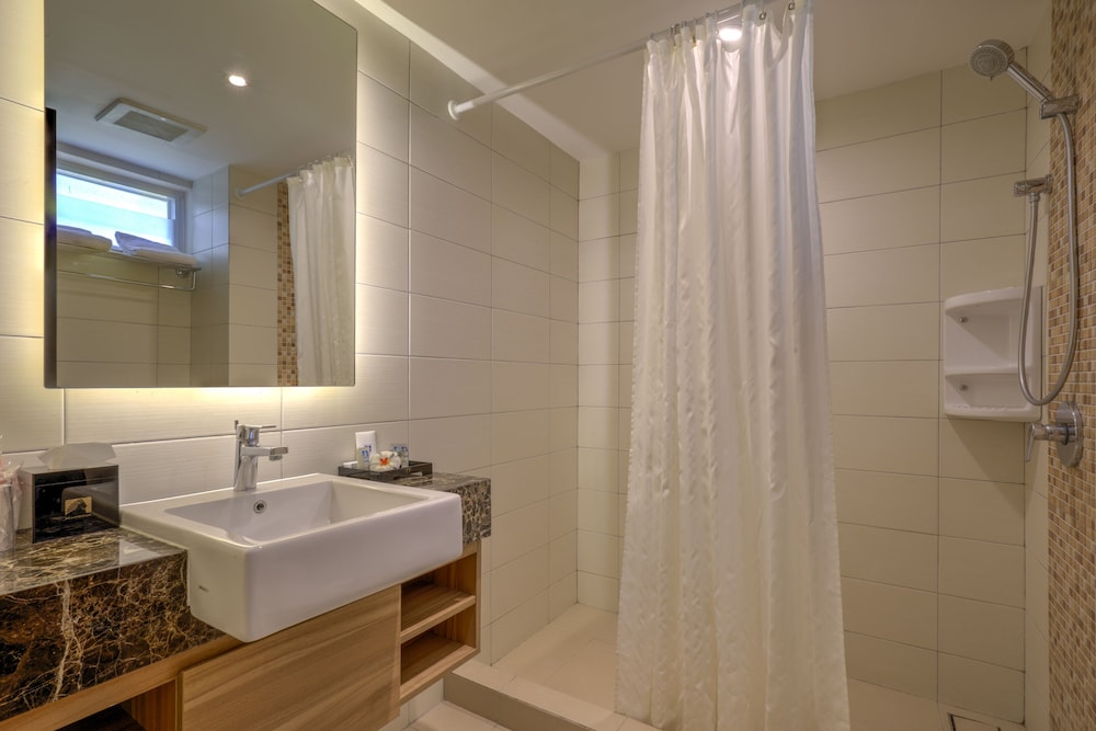 mambruk hotel and convention