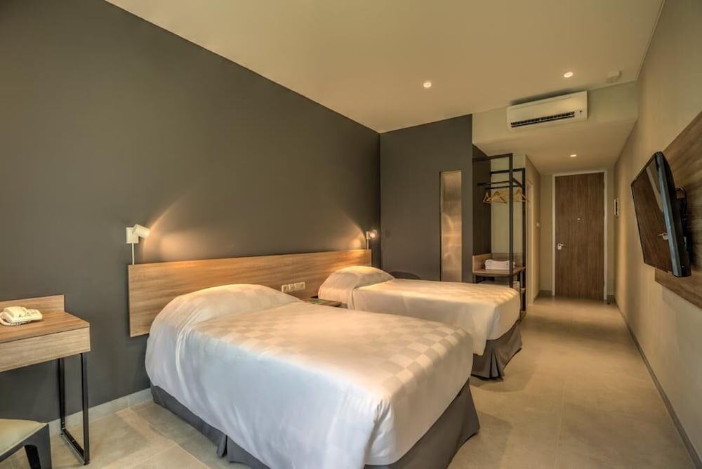 mambruk hotel and convention