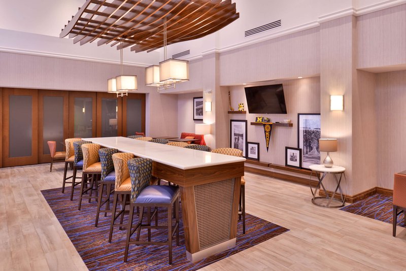 hampton inn and suites ann arbor west
