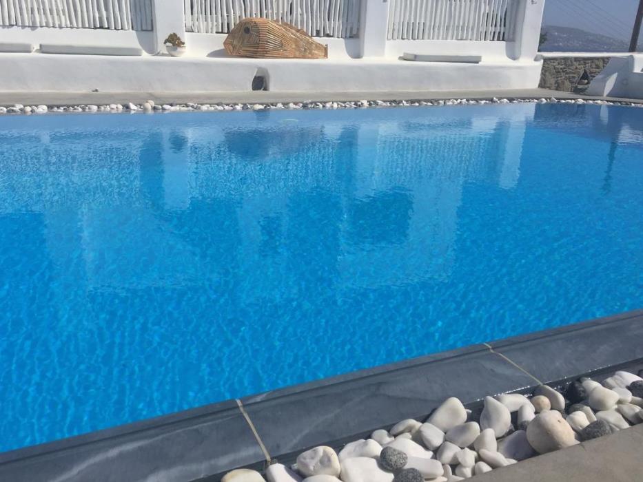 flaskos luxury suites