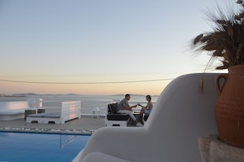 flaskos luxury suites