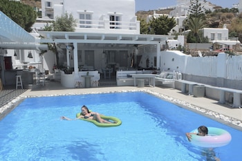 flaskos luxury suites