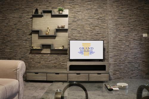 grand suites hotel