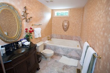 1840S Carrollton Inn,50 Albemarle Street,5 star