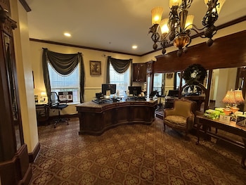 1840S Carrollton Inn,50 Albemarle Street,5 star
