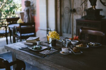 honeymoon guesthouse