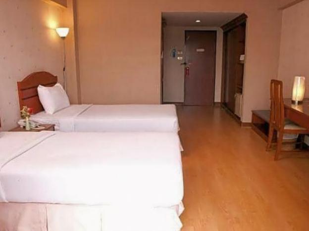 rio residence bangkok