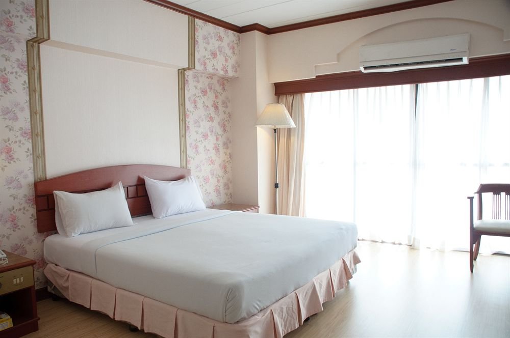 rio residence bangkok