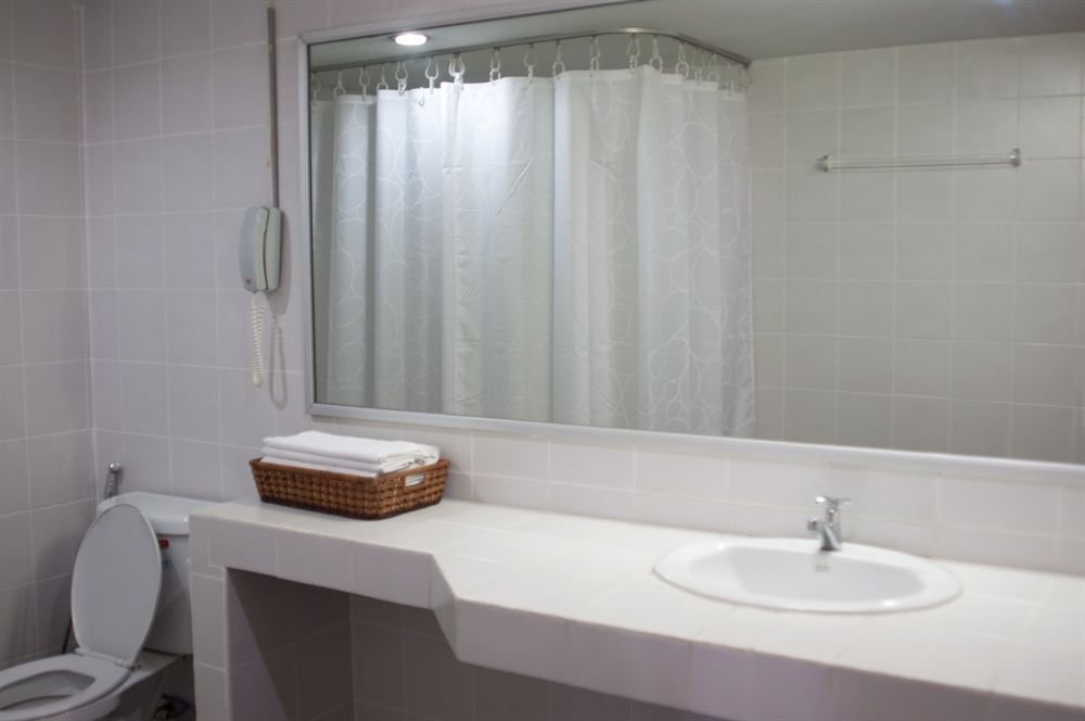 rio residence bangkok