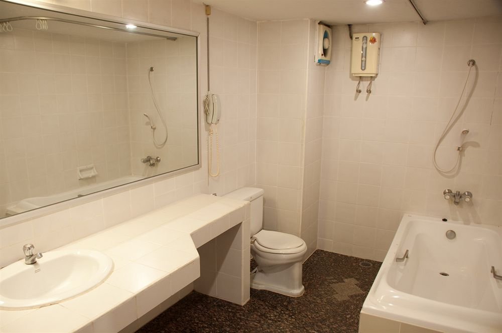 rio residence bangkok