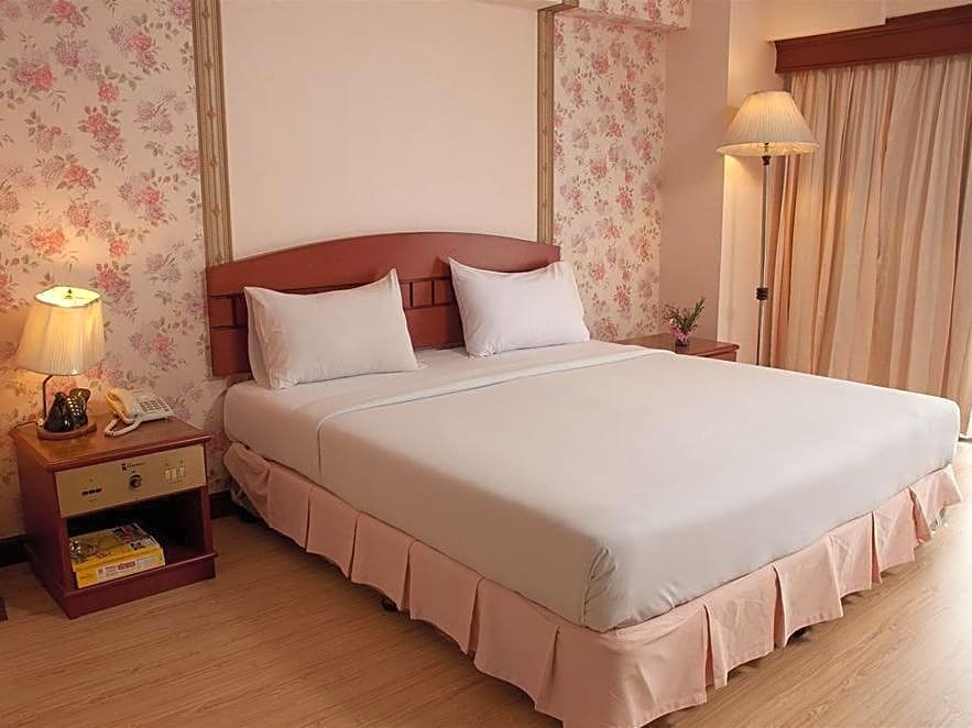 rio residence bangkok