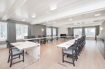 Lysebu Hotel,Kolbotn>>Holmenkollen,4 star