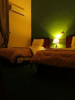 New Hotel,Alabaster Sphinx>>Cairo,3 star