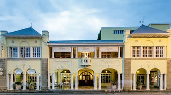 queens hotel by bon hotels