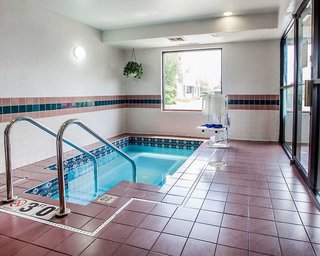 Clarion Pointe Racine - Mount Pleasant,Near Smolenski Park,3 star