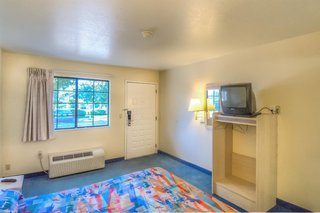 Motel 6 Redding, Ca - South,Shasta>>Redding,2 star