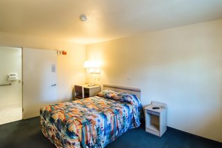 Motel 6 Redding, Ca - South,Shasta>>Redding,2 star