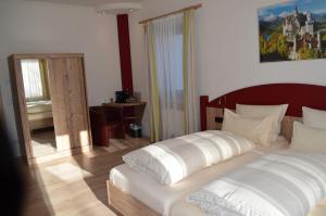 Alpchalet Schwanstein,Buchloe>>Buching,3 star