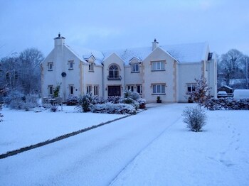Dungimmon House,Ballyhugh,4 star
