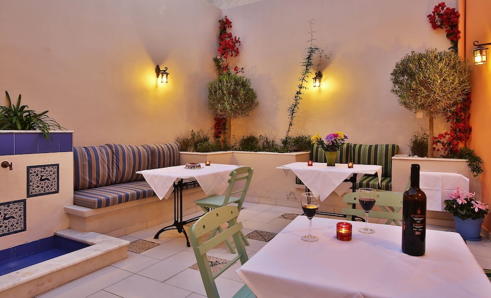 efchi suites 1904